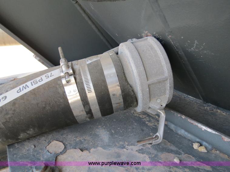 image for item B2293 1984 Fruehauf 42' aluminum pneumatic dry bulk trailer