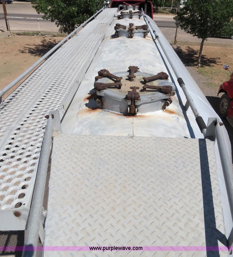 image for item B2293 1984 Fruehauf 42' aluminum pneumatic dry bulk trailer