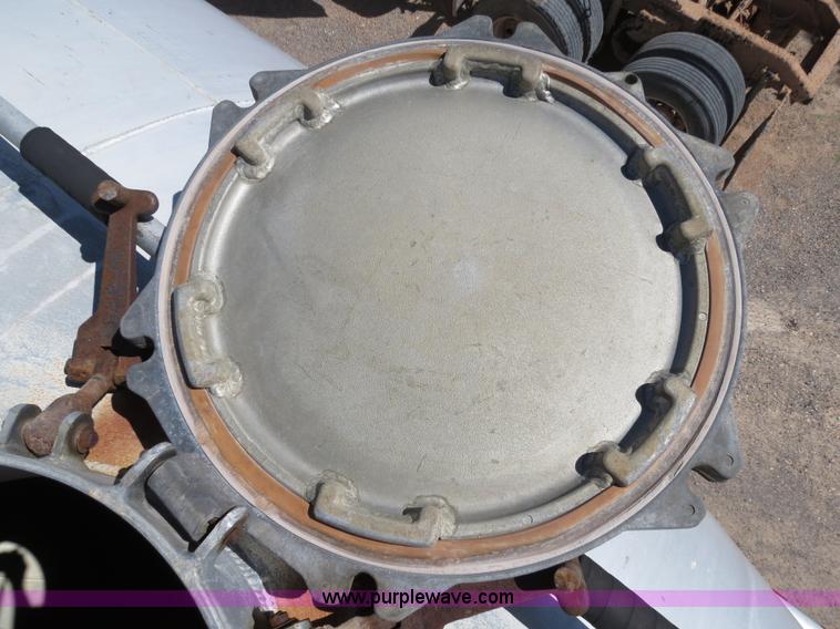 image for item B2293 1984 Fruehauf 42' aluminum pneumatic dry bulk trailer