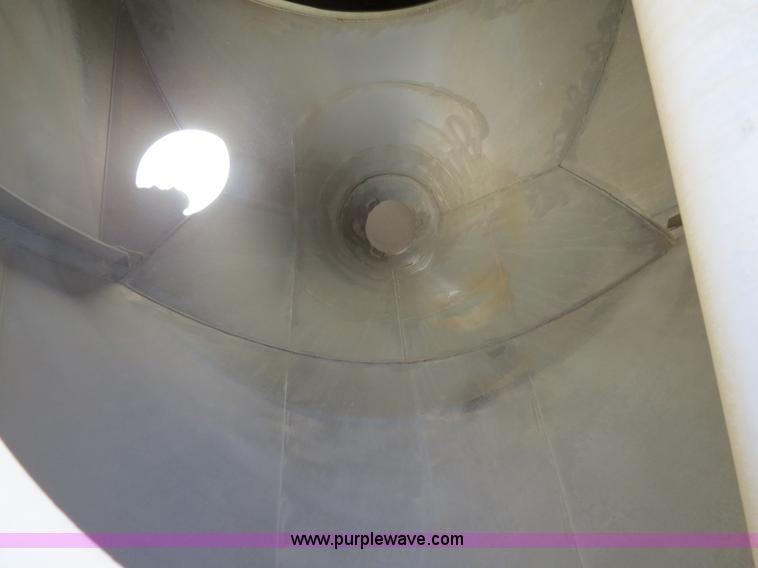 image for item B2293 1984 Fruehauf 42' aluminum pneumatic dry bulk trailer