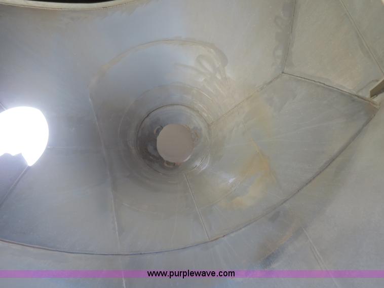 image for item B2293 1984 Fruehauf 42' aluminum pneumatic dry bulk trailer