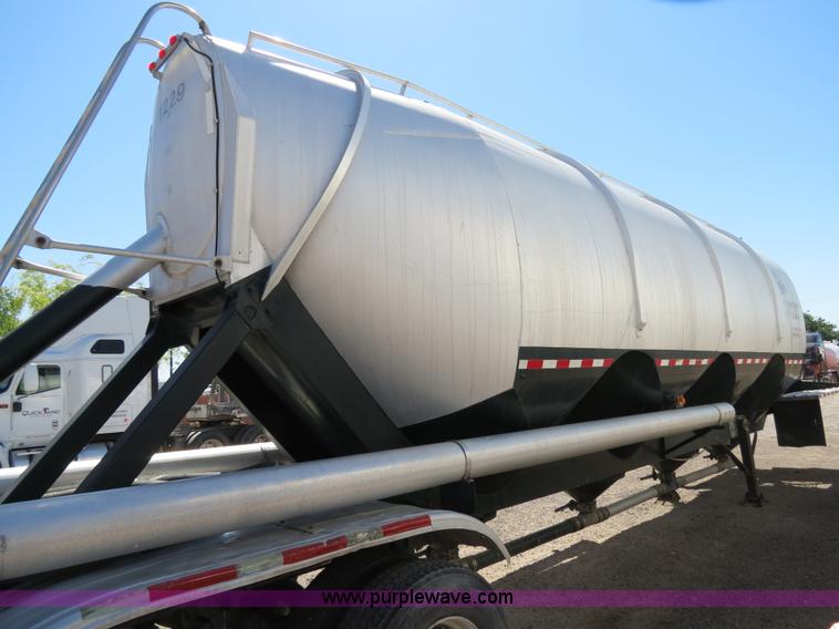 image for item B2294 1973 Heil 40' aluminum pneumatic dry bulk trailer