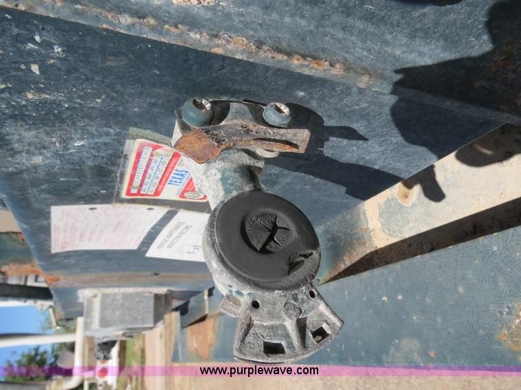 image for item B2294 1973 Heil 40' aluminum pneumatic dry bulk trailer