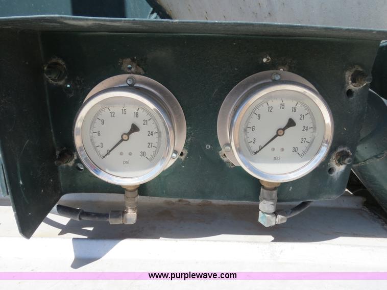 image for item B2294 1973 Heil 40' aluminum pneumatic dry bulk trailer