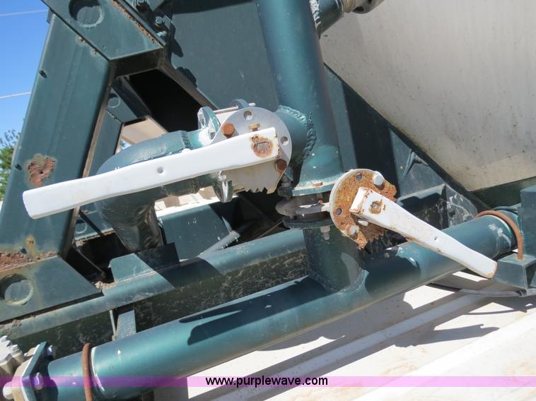 image for item B2294 1973 Heil 40' aluminum pneumatic dry bulk trailer