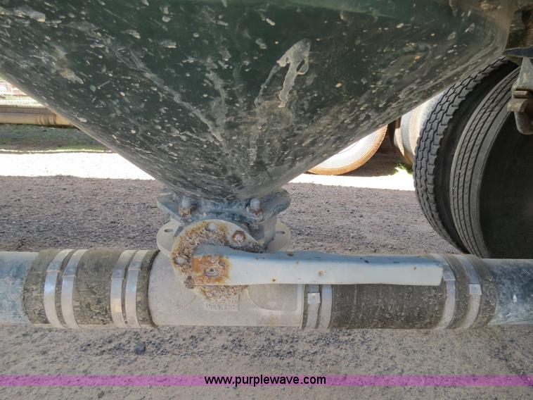 image for item B2294 1973 Heil 40' aluminum pneumatic dry bulk trailer