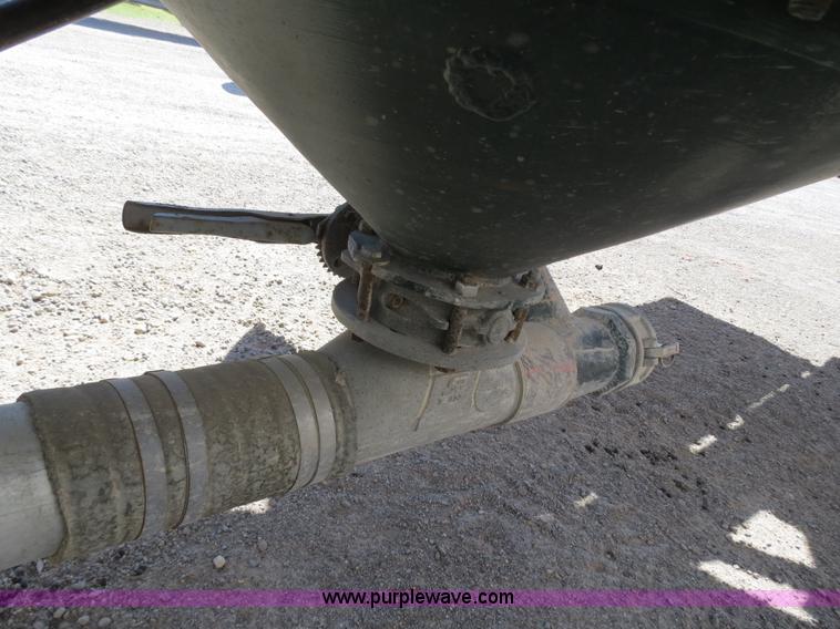 image for item B2294 1973 Heil 40' aluminum pneumatic dry bulk trailer