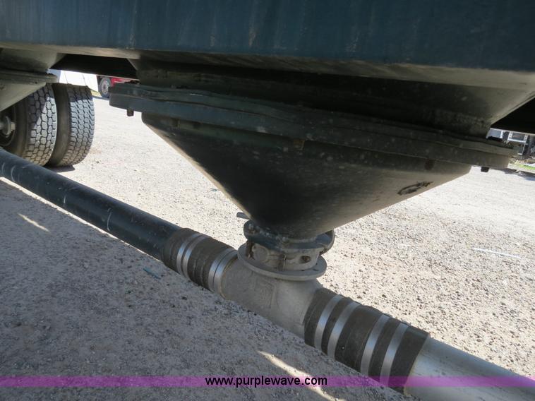 image for item B2294 1973 Heil 40' aluminum pneumatic dry bulk trailer