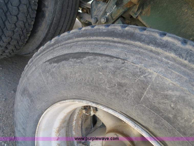 image for item B2294 1973 Heil 40' aluminum pneumatic dry bulk trailer