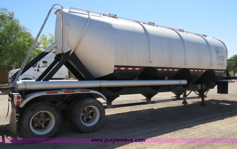 image for item B2294 1973 Heil 40' aluminum pneumatic dry bulk trailer