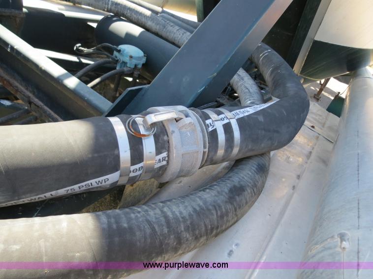 image for item B2294 1973 Heil 40' aluminum pneumatic dry bulk trailer