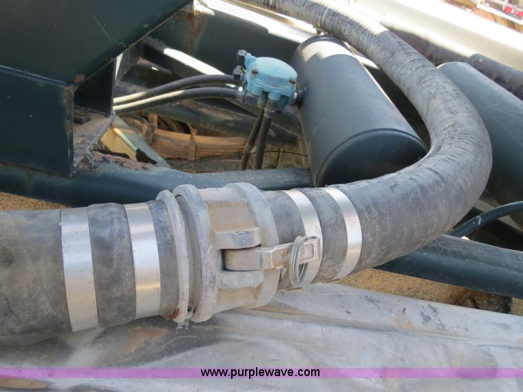 image for item B2294 1973 Heil 40' aluminum pneumatic dry bulk trailer