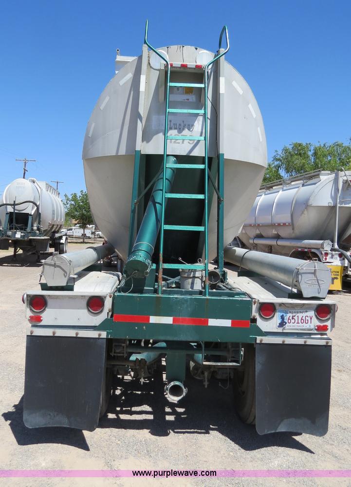 image for item B2295 1971 Fruehauf 40' aluminum pneumatic dry bulk trailer