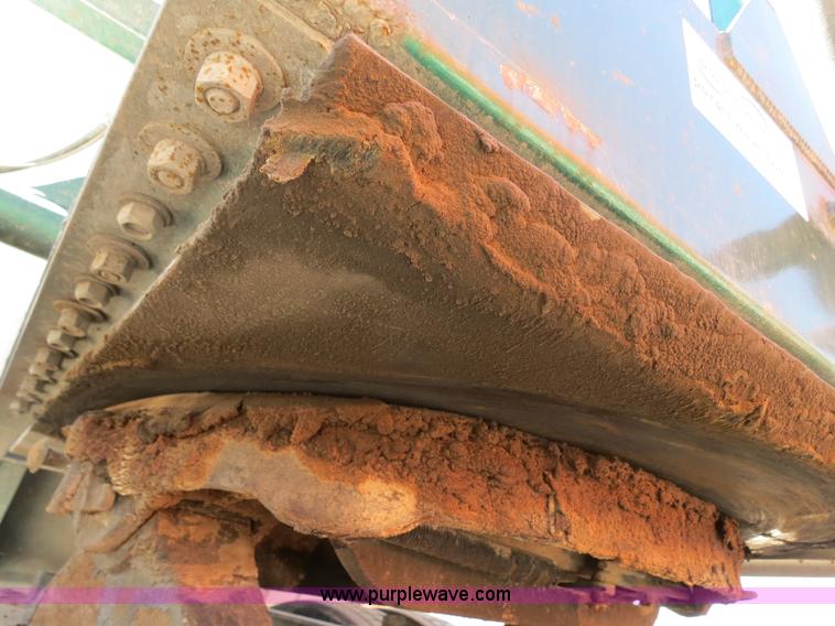 image for item B2295 1971 Fruehauf 40' aluminum pneumatic dry bulk trailer