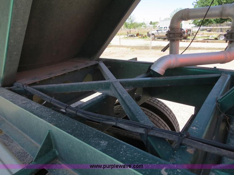 image for item B2295 1971 Fruehauf 40' aluminum pneumatic dry bulk trailer