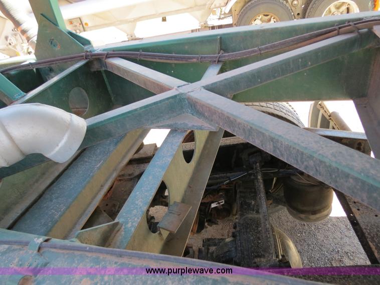 image for item B2295 1971 Fruehauf 40' aluminum pneumatic dry bulk trailer