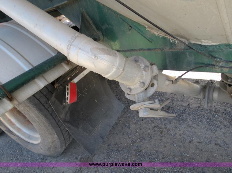 image for item B2295 1971 Fruehauf 40' aluminum pneumatic dry bulk trailer