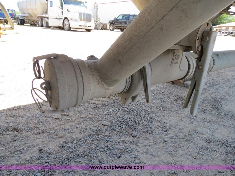 image for item B2295 1971 Fruehauf 40' aluminum pneumatic dry bulk trailer