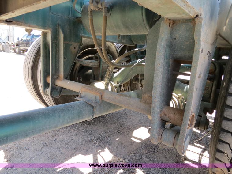 image for item B2295 1971 Fruehauf 40' aluminum pneumatic dry bulk trailer