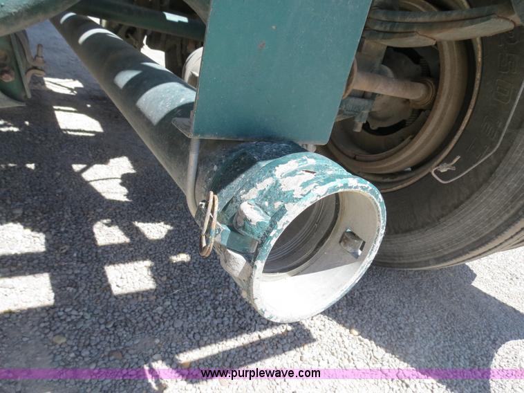 image for item B2295 1971 Fruehauf 40' aluminum pneumatic dry bulk trailer