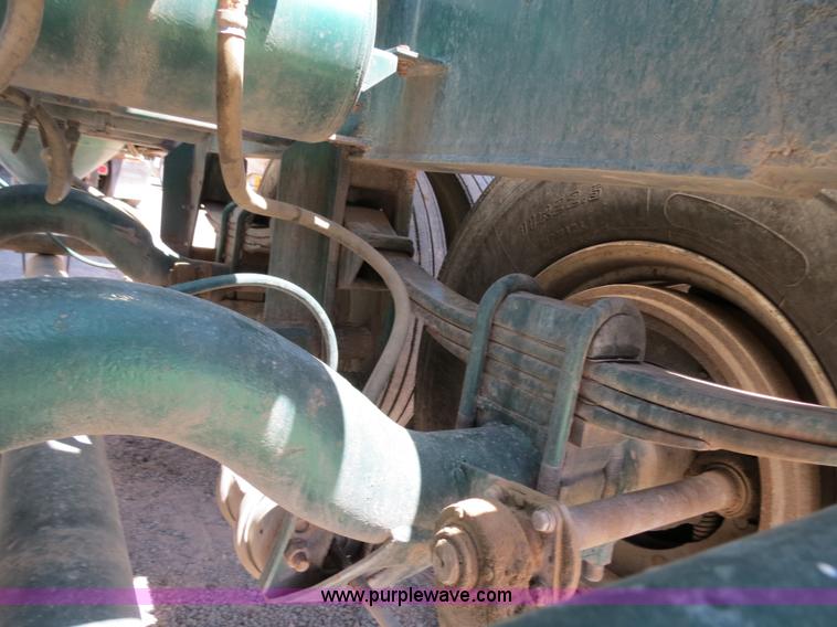 image for item B2295 1971 Fruehauf 40' aluminum pneumatic dry bulk trailer