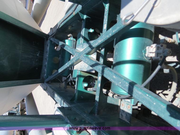 image for item B2295 1971 Fruehauf 40' aluminum pneumatic dry bulk trailer