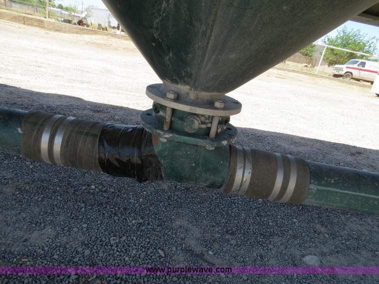 image for item B2295 1971 Fruehauf 40' aluminum pneumatic dry bulk trailer