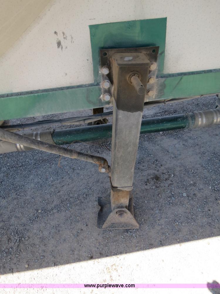 image for item B2295 1971 Fruehauf 40' aluminum pneumatic dry bulk trailer