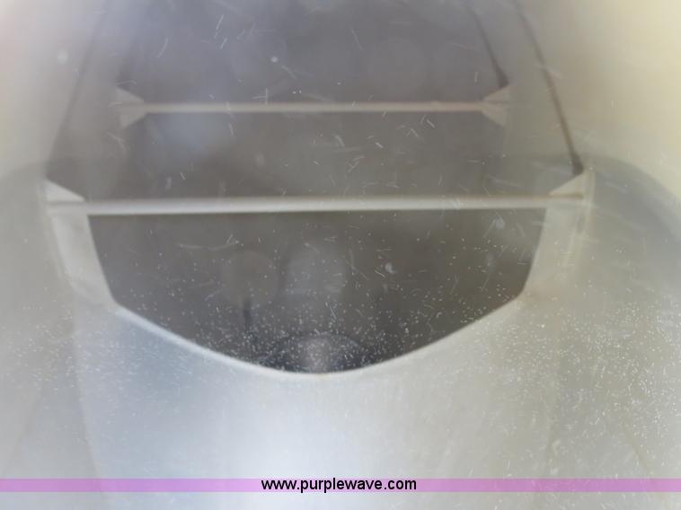 image for item B2295 1971 Fruehauf 40' aluminum pneumatic dry bulk trailer