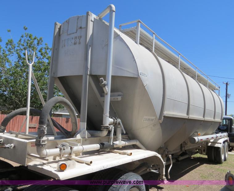 image for item B2296 1970 Fruehauf 40' aluminum pneumatic dry bulk trailer