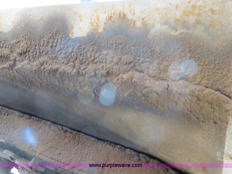 image for item B2296 1970 Fruehauf 40' aluminum pneumatic dry bulk trailer