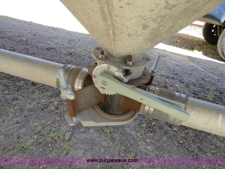 image for item B2296 1970 Fruehauf 40' aluminum pneumatic dry bulk trailer