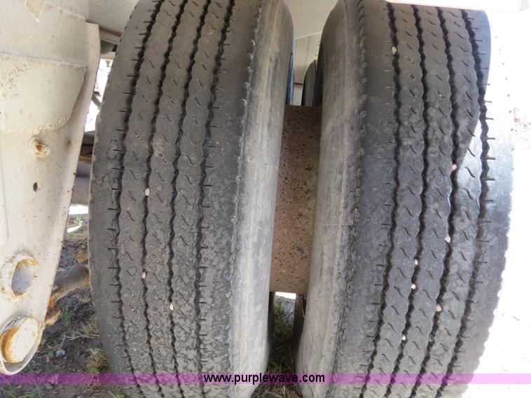 image for item B2296 1970 Fruehauf 40' aluminum pneumatic dry bulk trailer