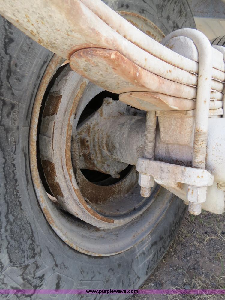 image for item B2296 1970 Fruehauf 40' aluminum pneumatic dry bulk trailer