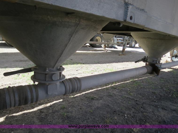 image for item B2296 1970 Fruehauf 40' aluminum pneumatic dry bulk trailer