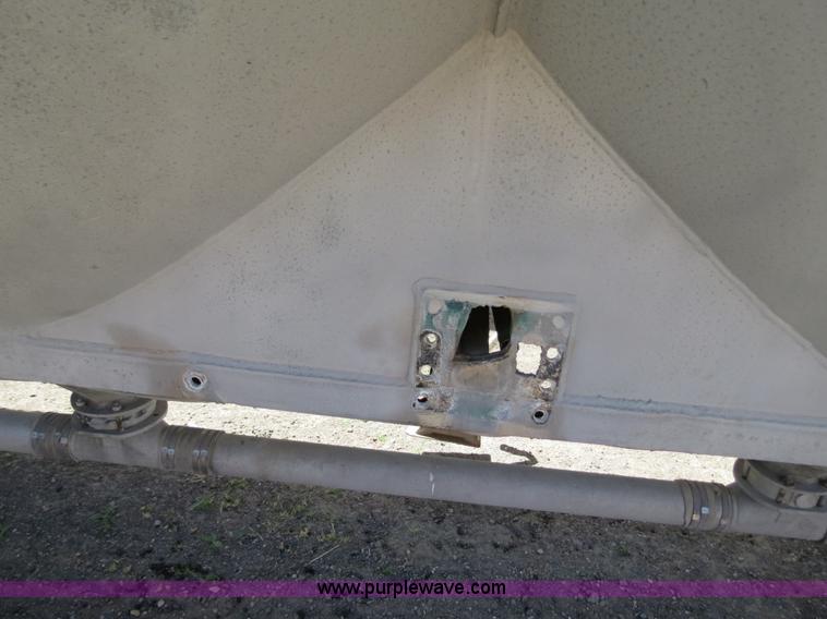 image for item B2296 1970 Fruehauf 40' aluminum pneumatic dry bulk trailer