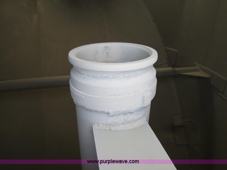 image for item B2296 1970 Fruehauf 40' aluminum pneumatic dry bulk trailer