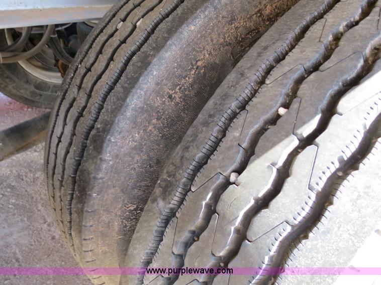 image for item B2297 2011 EXA 42' pneumatic dry bulk trailer