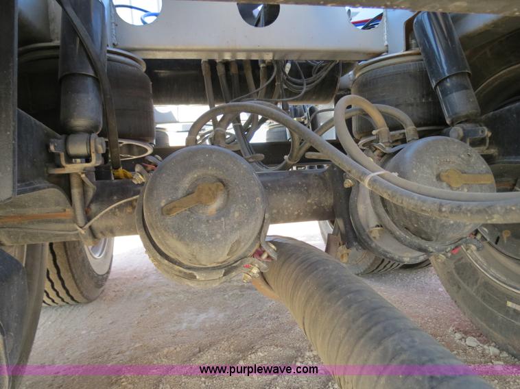 image for item B2297 2011 EXA 42' pneumatic dry bulk trailer