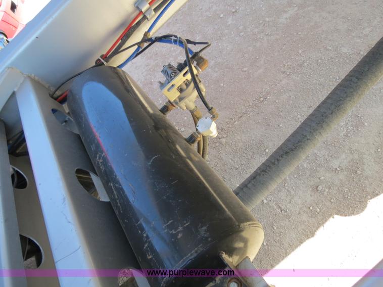 image for item B2297 2011 EXA 42' pneumatic dry bulk trailer