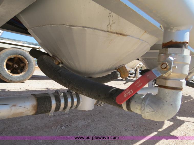 image for item B2297 2011 EXA 42' pneumatic dry bulk trailer