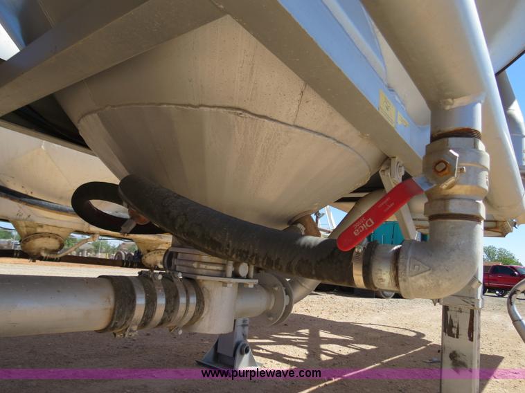 image for item B2297 2011 EXA 42' pneumatic dry bulk trailer