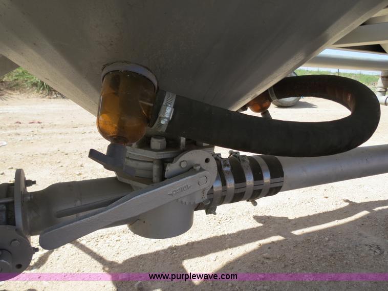 image for item B2297 2011 EXA 42' pneumatic dry bulk trailer