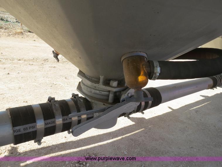 image for item B2297 2011 EXA 42' pneumatic dry bulk trailer