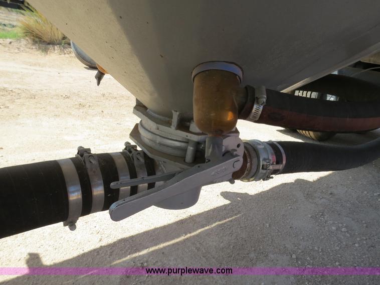 image for item B2297 2011 EXA 42' pneumatic dry bulk trailer