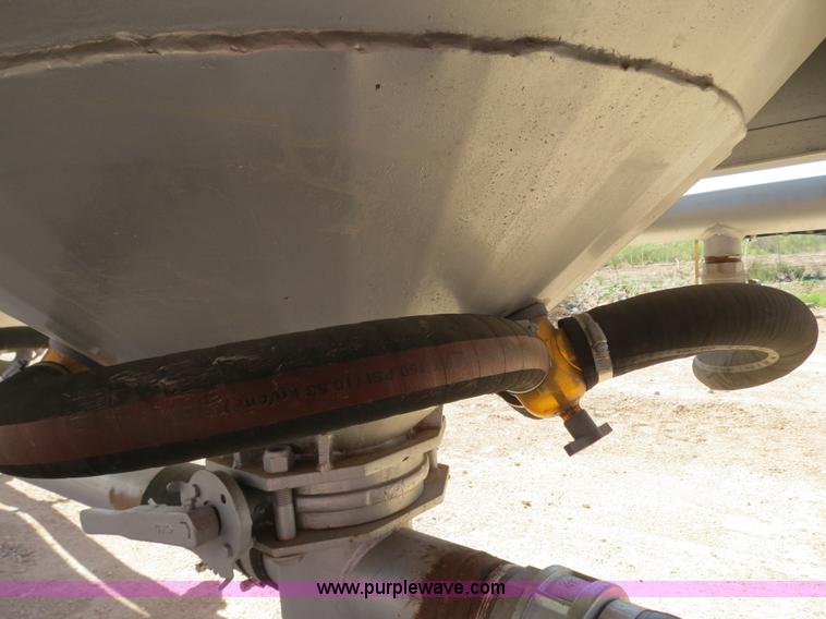 image for item B2297 2011 EXA 42' pneumatic dry bulk trailer