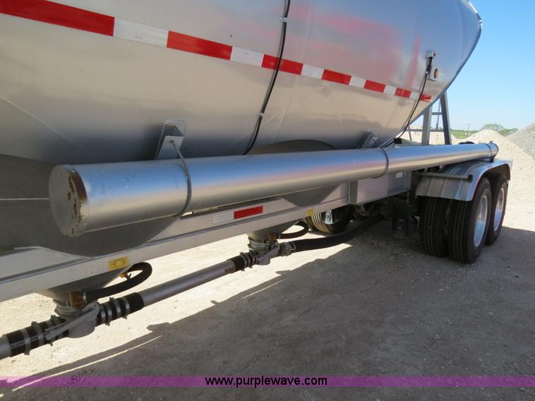 image for item B2297 2011 EXA 42' pneumatic dry bulk trailer