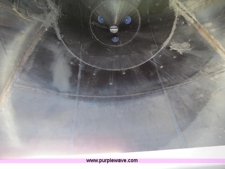 image for item B2297 2011 EXA 42' pneumatic dry bulk trailer