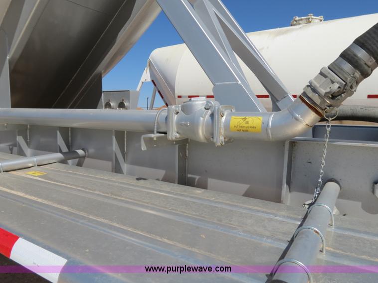 image for item B2297 2011 EXA 42' pneumatic dry bulk trailer