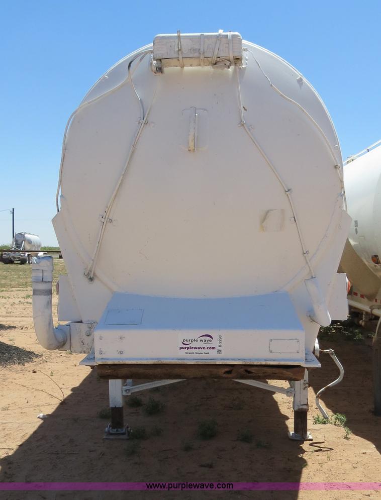 image for item B2298 1965 Fruehauf 40' aluminum pneumatic dry bulk trailer